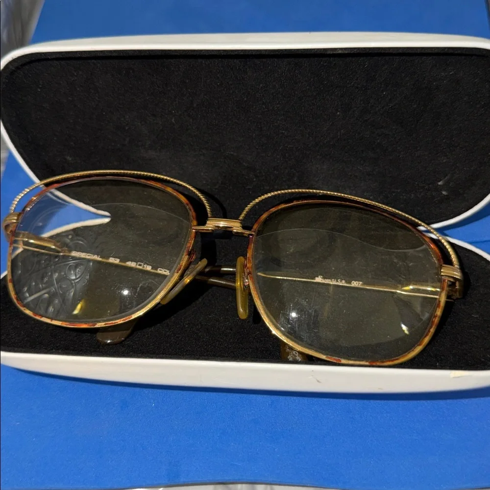 Gold‎ Square Eyeglasses